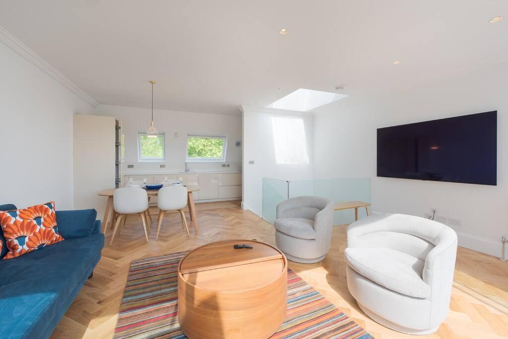 Stunning Two Bed Apartment Rh8 伦敦 外观 照片