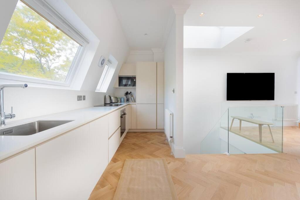 Stunning Two Bed Apartment Rh8 伦敦 外观 照片