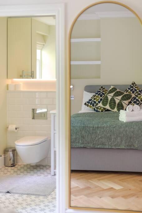 Stunning Two Bed Apartment Rh8 伦敦 外观 照片