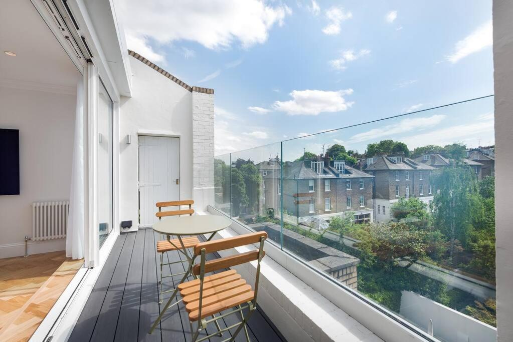 Stunning Two Bed Apartment Rh8 伦敦 外观 照片